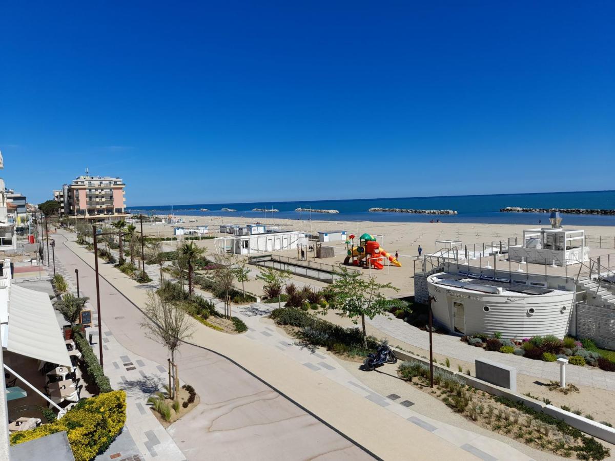 Appartamento Vista Mare Viserbella, Vicissimo Alla Fiera Rímini Exterior foto